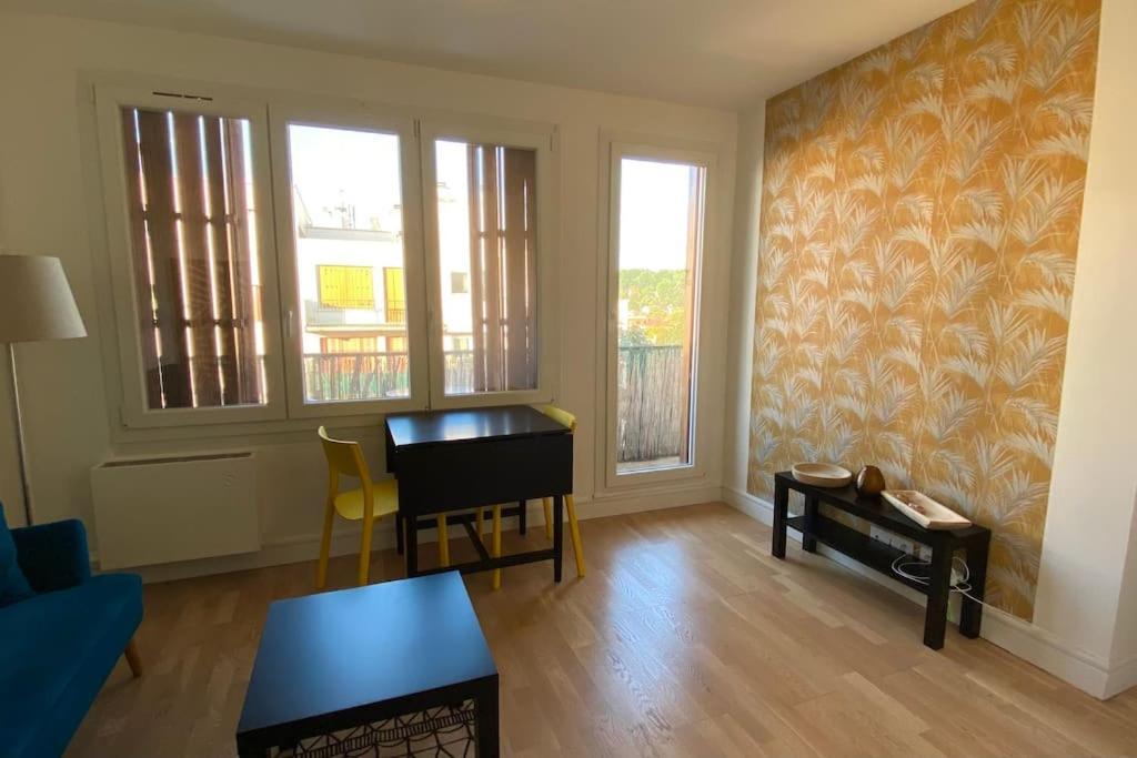 Beau Studio Cosy Et Calme - Face A La Gare De Rosny-Sous-Bois - 20Mn De Paris Et Disneyland Esterno foto